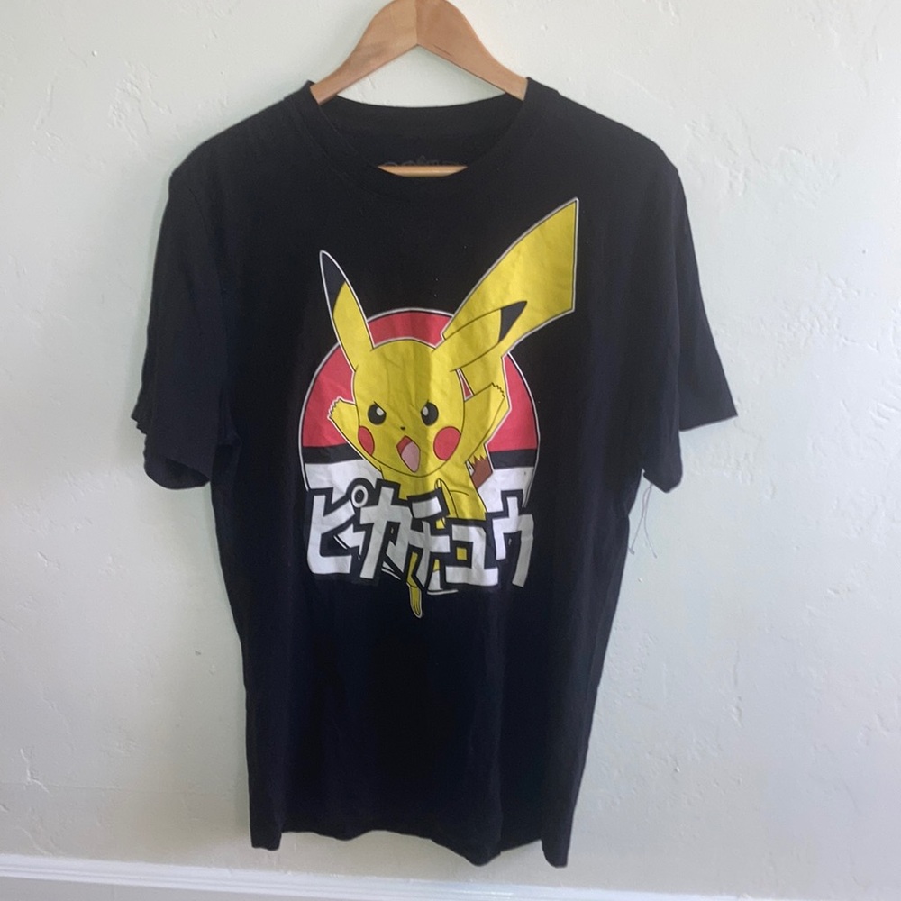 PIKACHU POKÉMON Graphic Tee Size Medium 100% Cotton Japanese Lettering